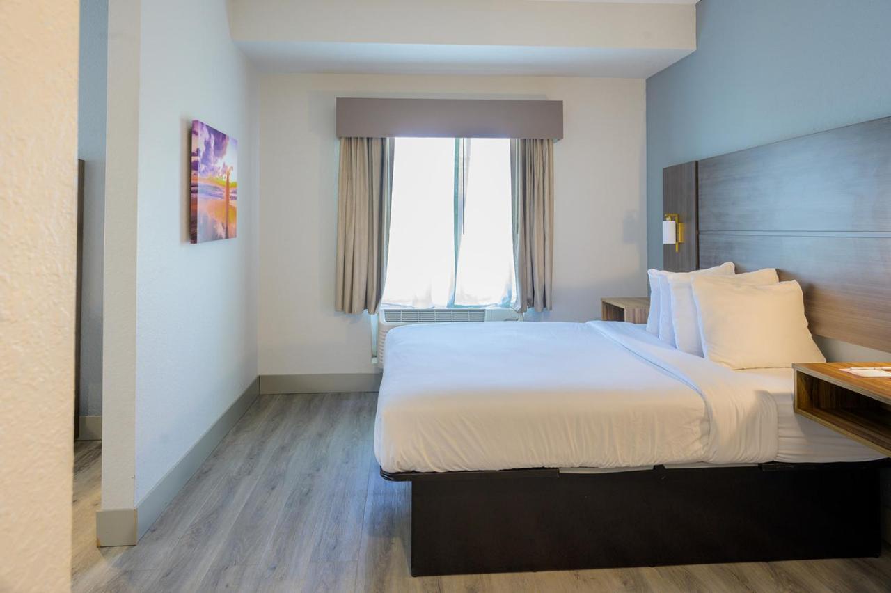 Hawthorn Extended Stay By Wyndham Panama City Beach Upper Grand Lagoon Bagian luar foto