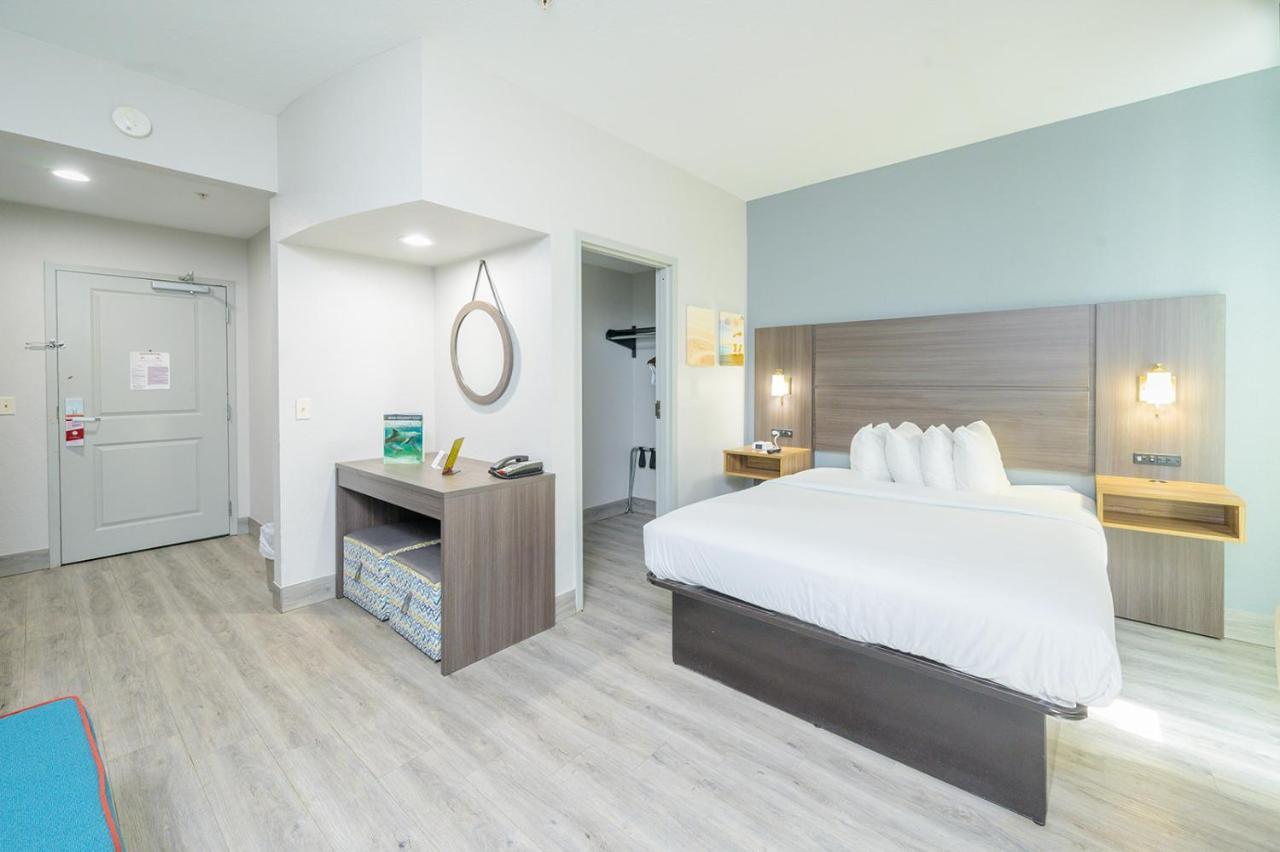 Hawthorn Extended Stay By Wyndham Panama City Beach Upper Grand Lagoon Bagian luar foto