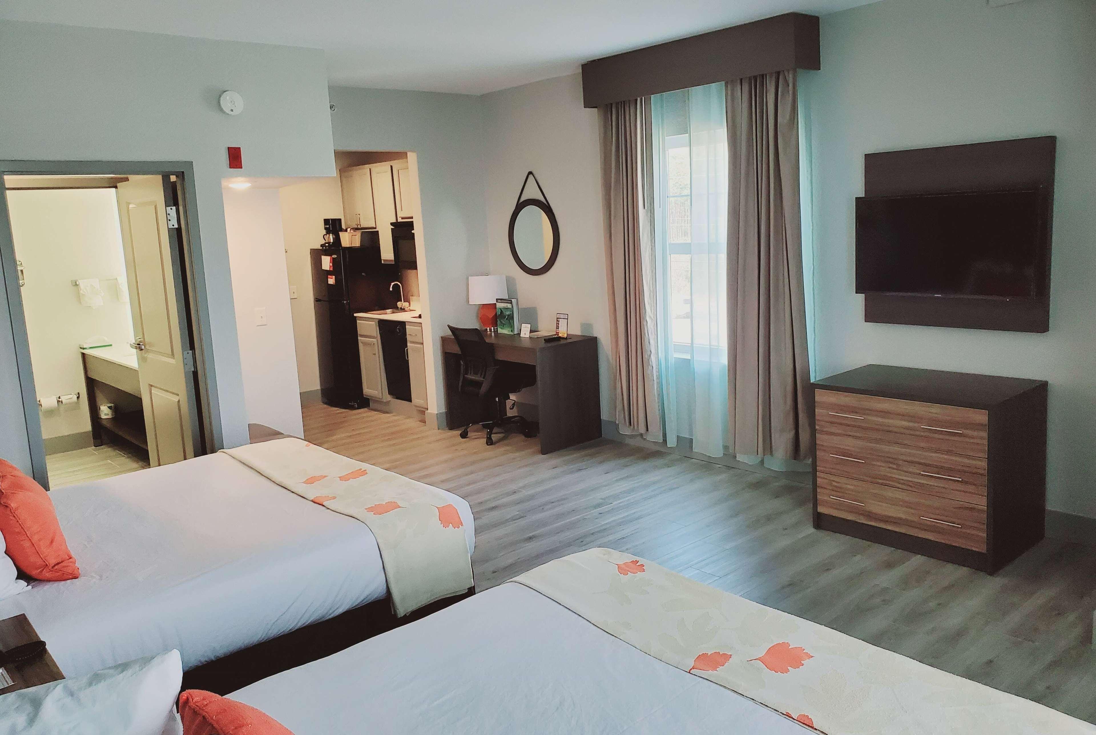Hawthorn Extended Stay By Wyndham Panama City Beach Upper Grand Lagoon Bagian luar foto