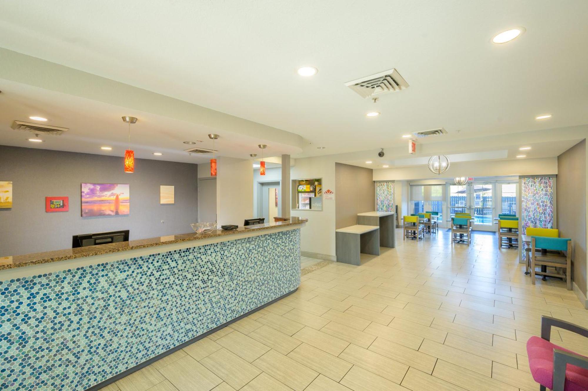 Hawthorn Extended Stay By Wyndham Panama City Beach Upper Grand Lagoon Bagian luar foto